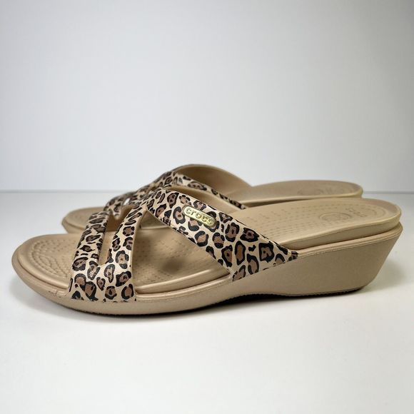 COPY - Crocs Cyprus Leopard Print Strap Woman’s Mini Wedge Size 7 Slides Shoe - Picture 1 of 10